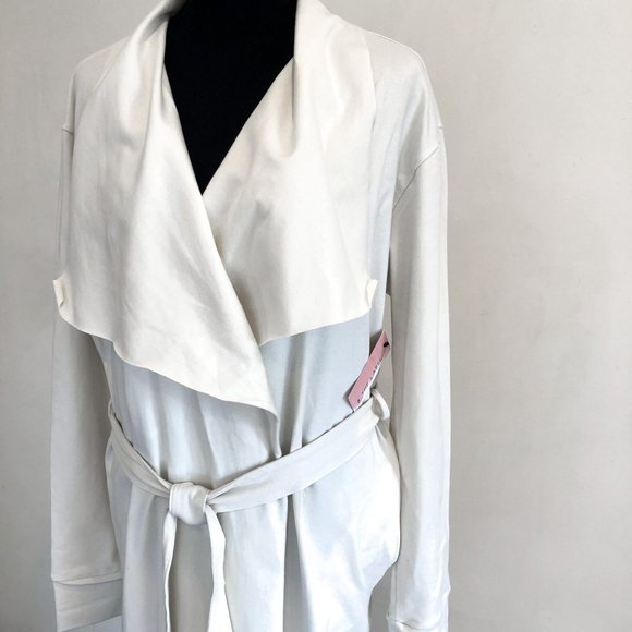 B the Label | Waterfall Robe - Picture 2 of 7
